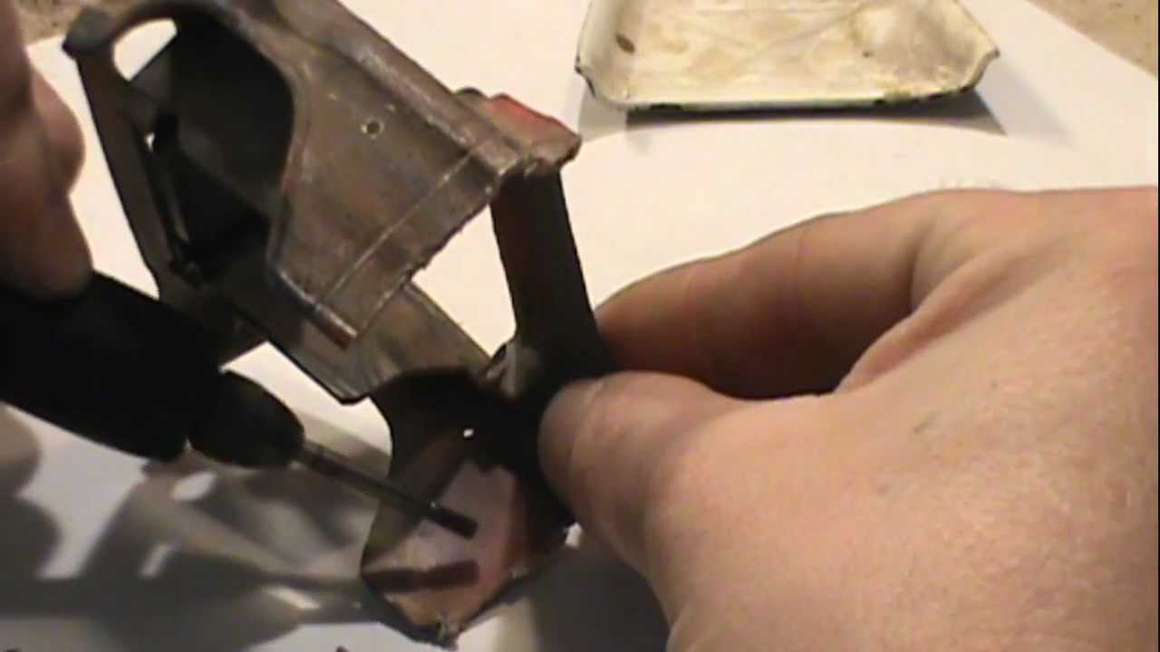 HOW TO DO RUST HOLES ON A MODEL CAR STONEY STYLE (◣_◢)