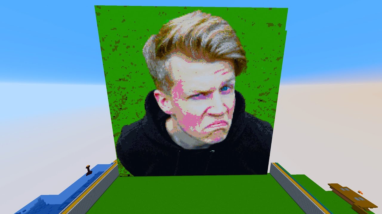IEMAND HEEFT MIJ NAGEBOUWD IN MINECRAFT!
