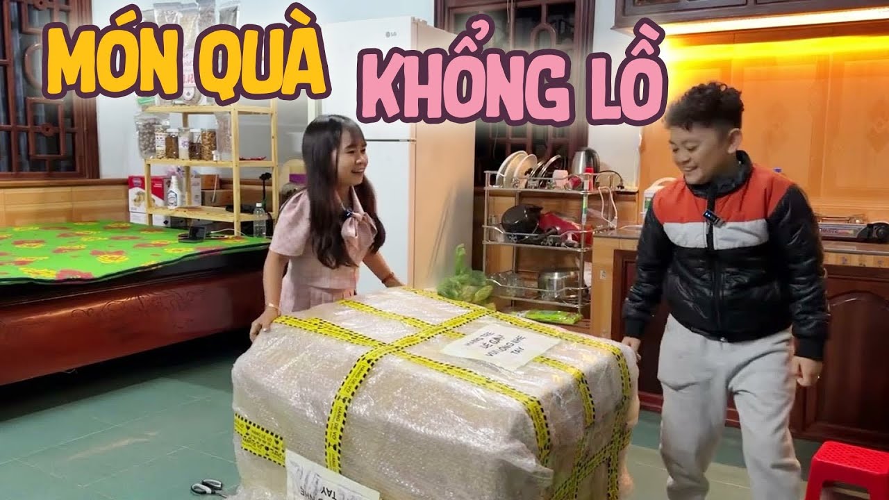 The Little Wife Was Surprised By A Huge Gift || The Little Wife And Husband.