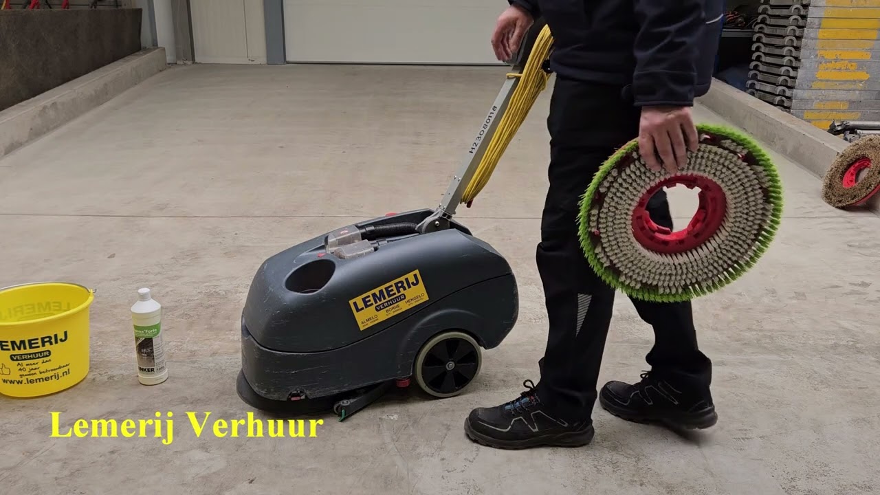 Uitleg instructie. Schrobmachine 230V | 35 cm Werkbreedte | Doseert, Schrobt en Zuigt