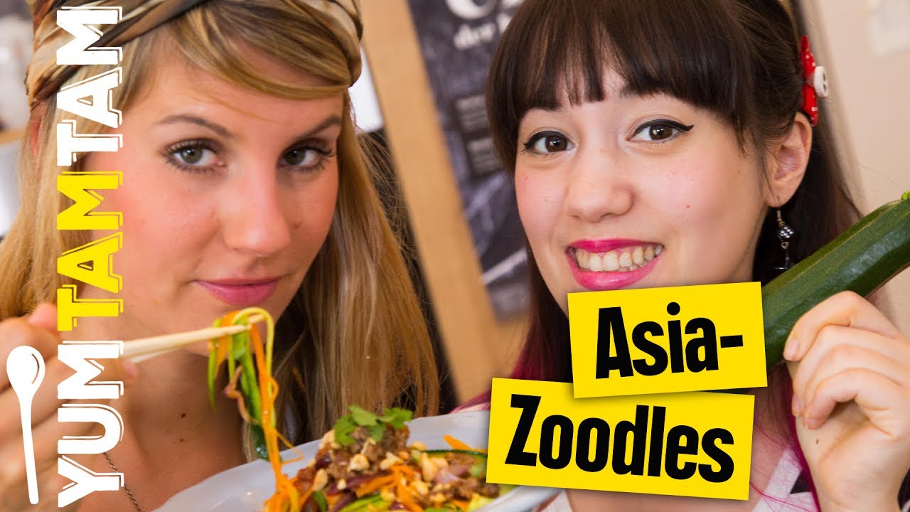 Asiatische Pasta aus Zucchini und Möhren // Zoodles & Moodles // #yumtamtam