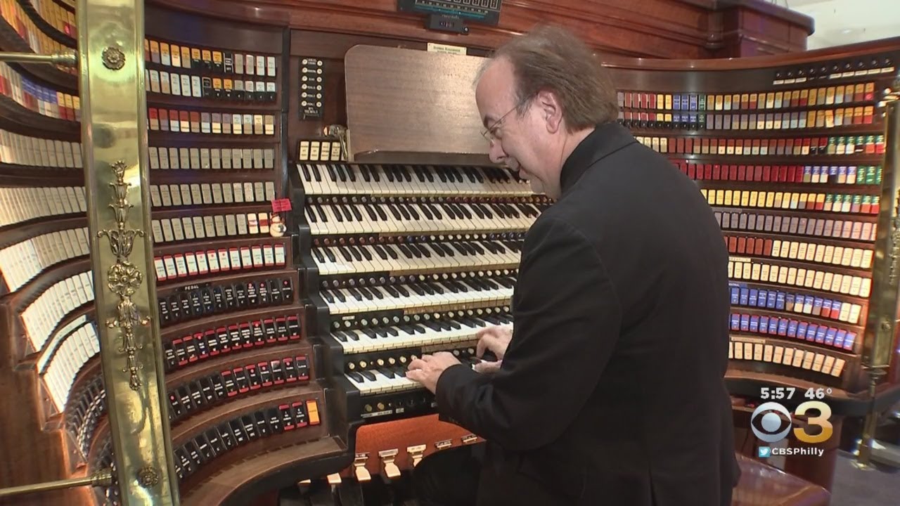 A Look At The Famous Wanamaker Organ At Macy's Philadelphia