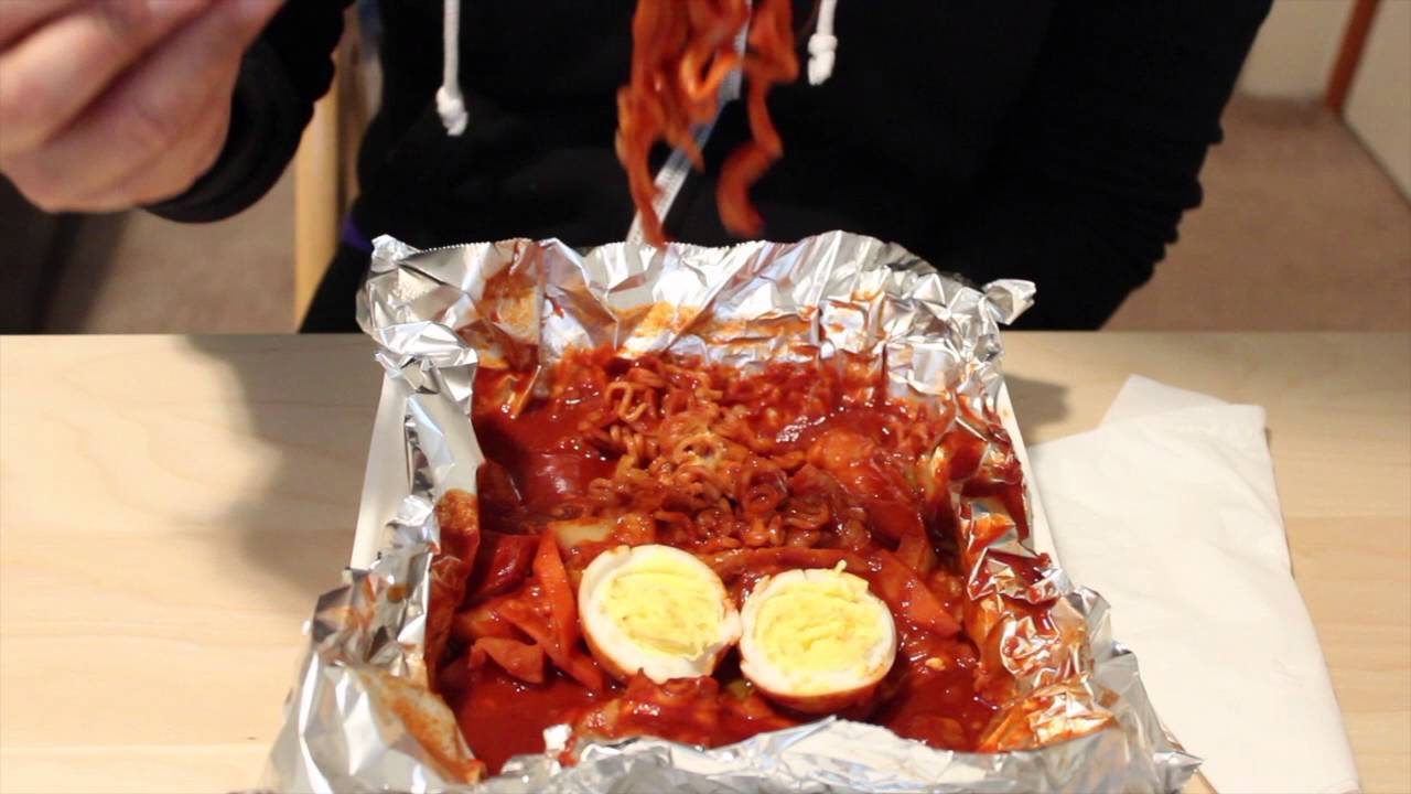 ASMR Eating: Spicy Rice Cake with Cheese/Cheese Ddeukbokki (No Talking)