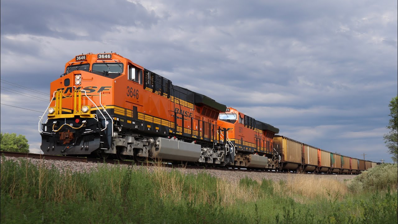 BNSF ET44ACH locomotives, UP grain train on the Pueblo Subdivision and BNSF grain with CPKC power!
