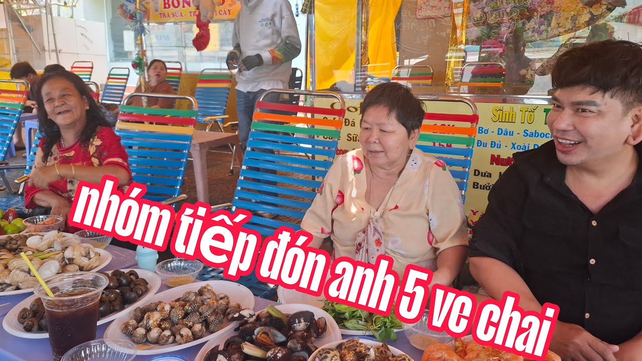 Live Cả Nhóm Tiếp Đón Anh 5 Ve Chai