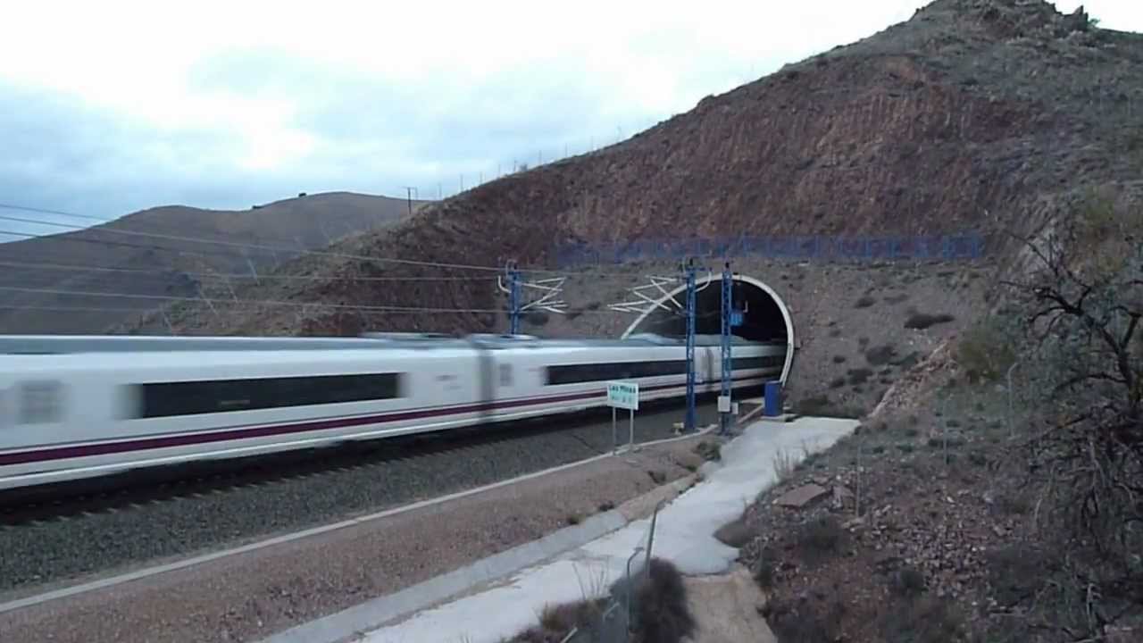 AVE a 300 Km/h - Spanish high speed train