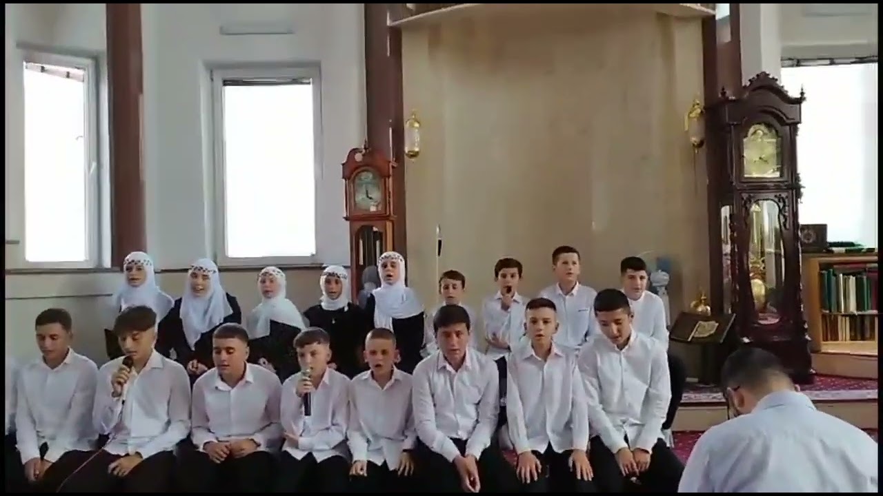 Tekbire dhe Salavate- Talebet e Xhamisë 