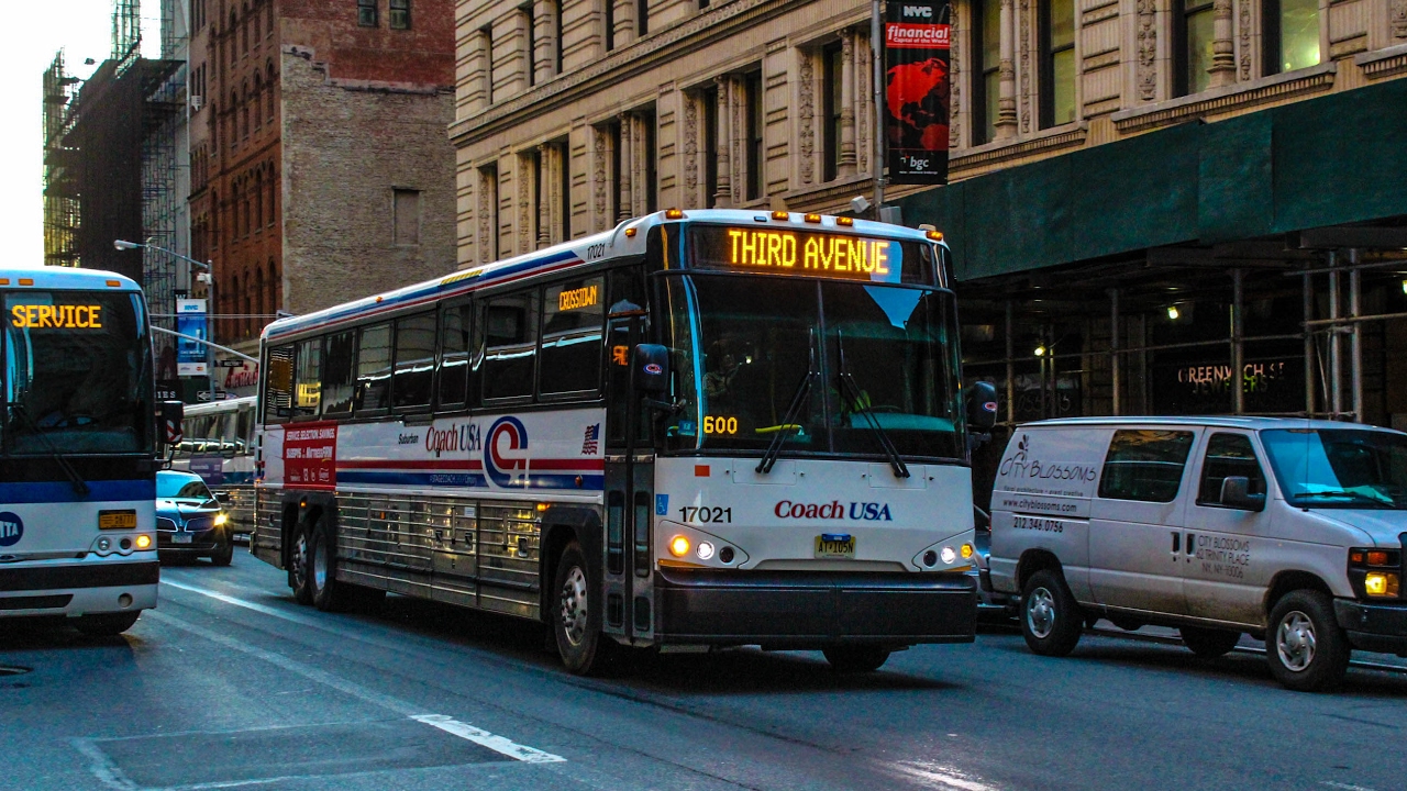 PM Rush Hour Commuter Buses in Lower Manhattan (MTA, Academy, Coach USA, Lakeland & NJT)