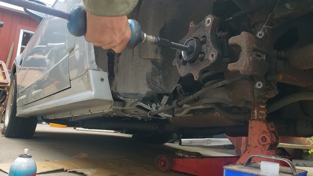 How to replace the rear wheel bearings and seals on a '94 2004 Mustang