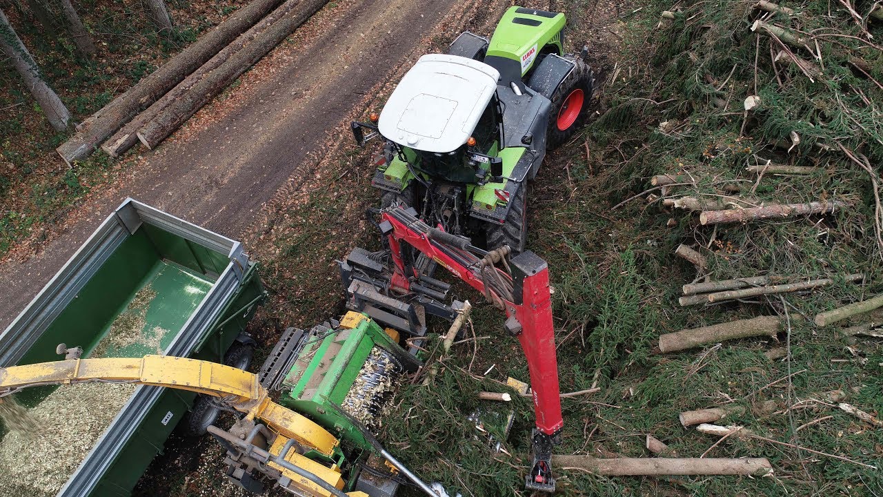 Holzhäckseln mit Claas Xerion und Heizomat 2
