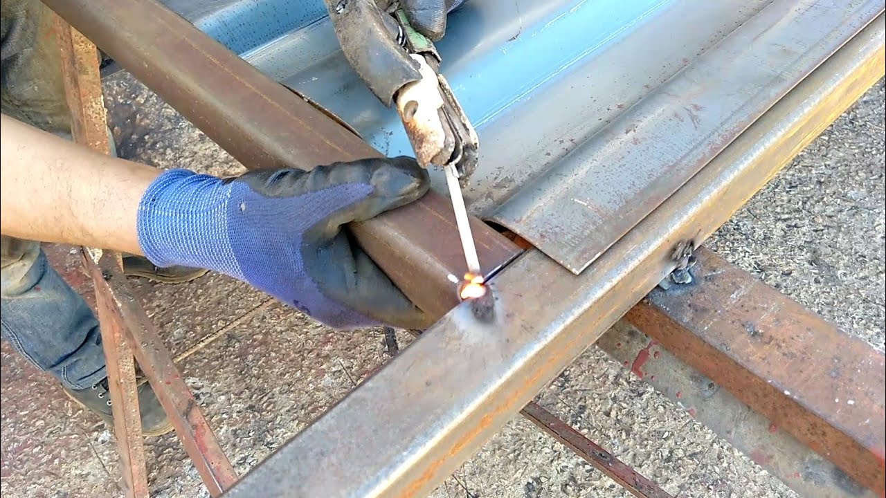 (الجزء الاول)كيفية صنع وفصالة باب من4فردات مقياس 3.70×3.70متر نوع حديد تيب40×40 سمك3mm