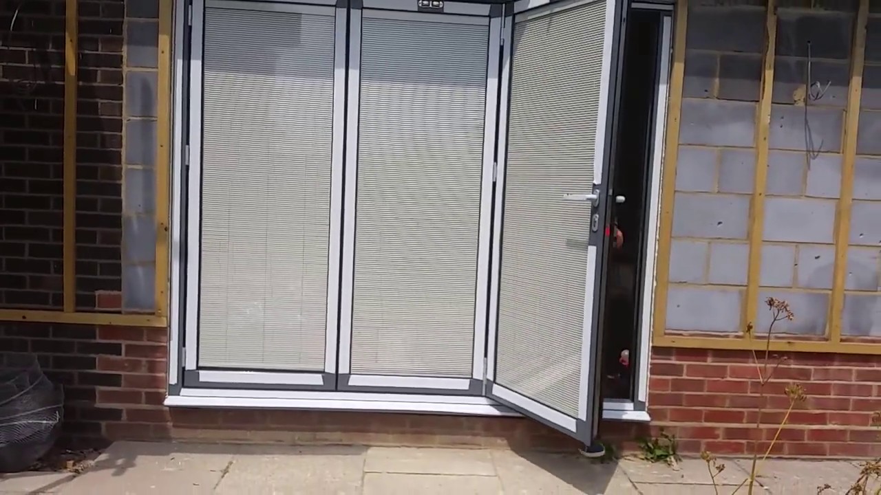 3 pane Schueco Ass 70 FD fitted with String Magnetic Integral Blinds.