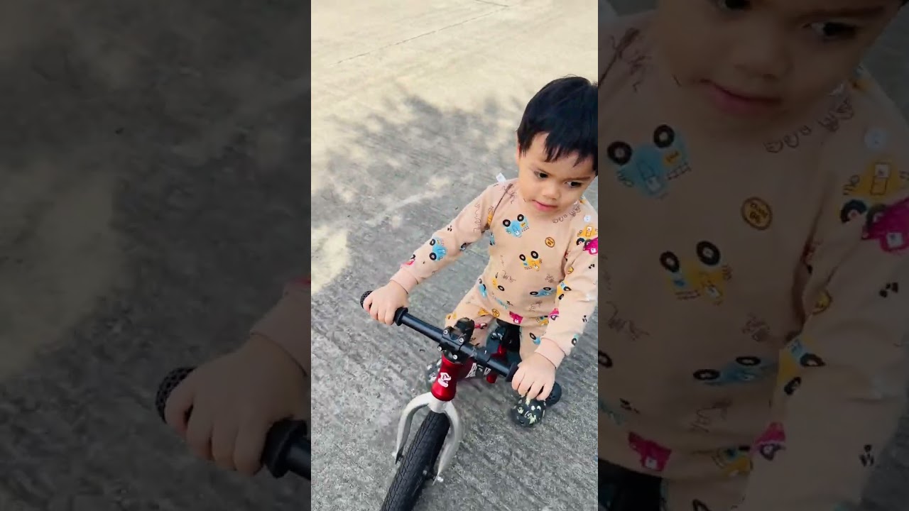 น้องอะตอมตื่นแต่เช้ามาเล่นขาไถรอบหมู่บ้านเลยฮะ