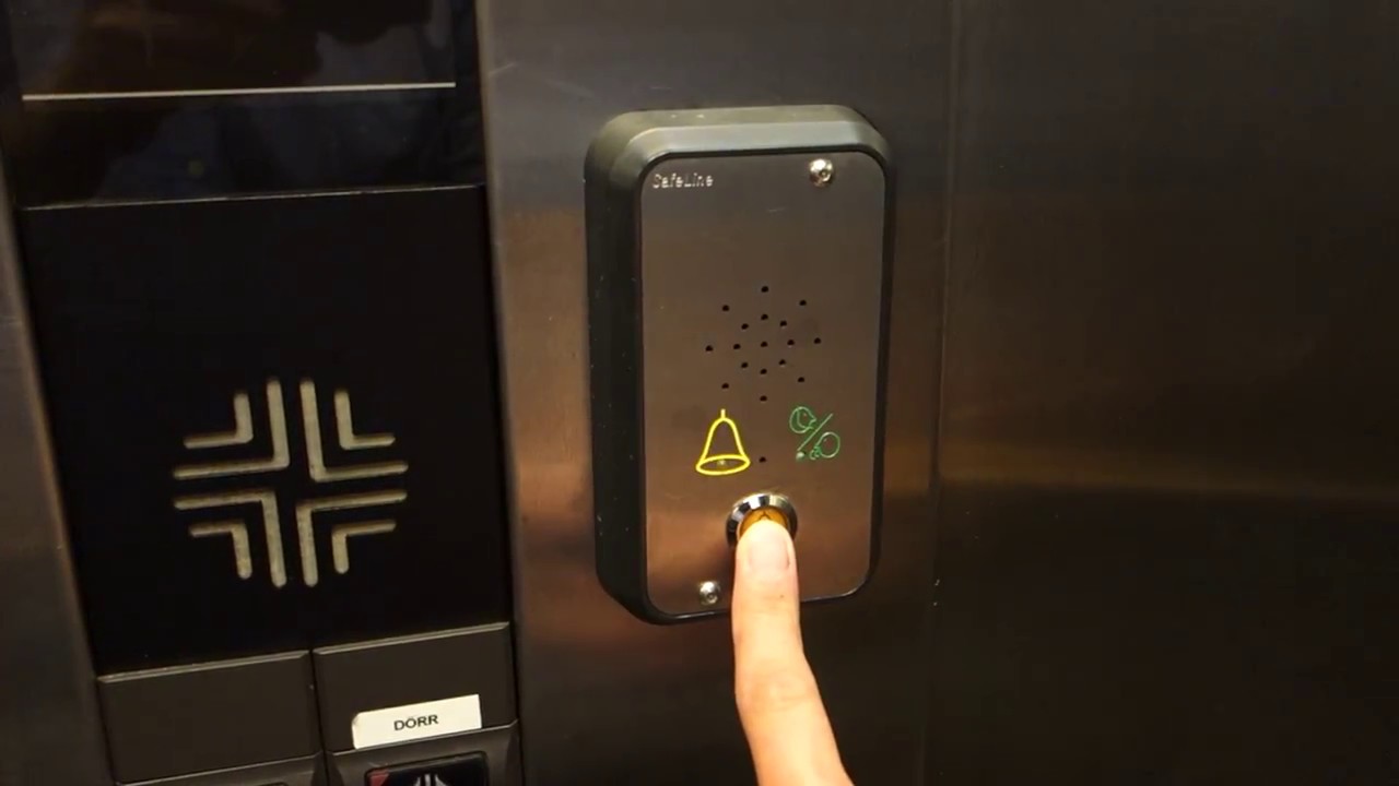 I GOT STUCK IN THE ELEVATOR!!! The KONE Elevator @ Söderhamn Railway station get stuck!