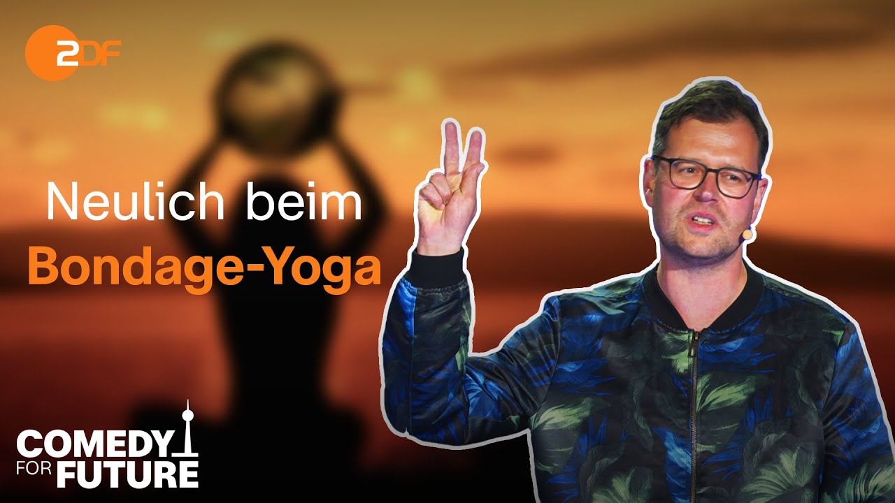 Der herabschauende Hund ist die Lieblings-Yoga-Figur von C. Heiland | Comedy for Future