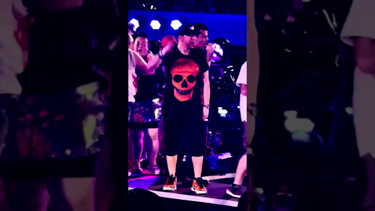 Jordan Knight performing “Give It To You” feat Heather Geider - NKOTB Cruise 2023 Album Cover Night