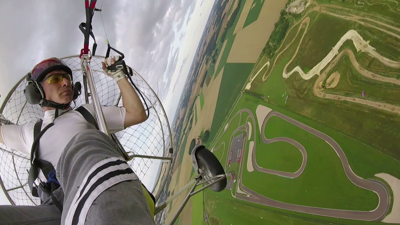 Vol en chariot Funflyer: Adventure PPE paramoteur Paris Est. Marine en formation gonflage !