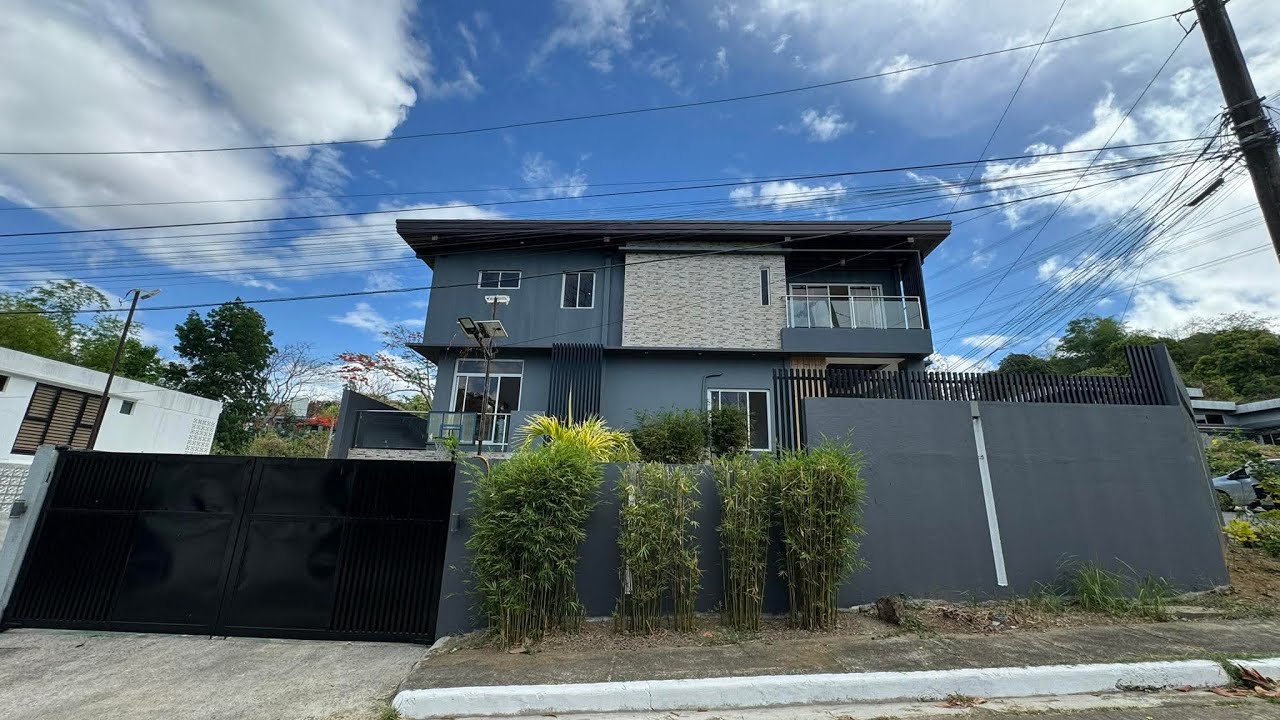 FULLY RENOVATED HOUSE & LOT FOR SALE IN ANTIPOLO ALONG SUMULONG FEW MINUTES FROM ROBINSONS PLACE