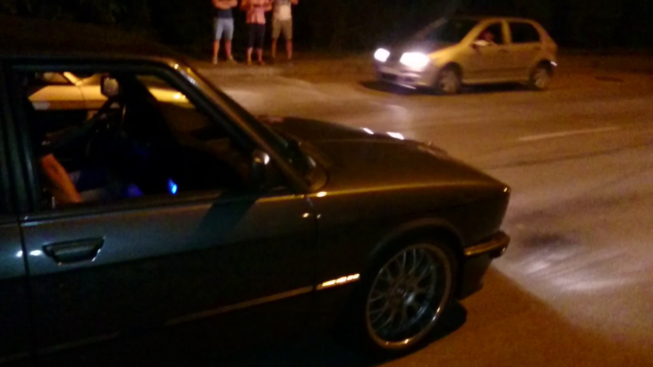 BMW e12 vs BMW e30