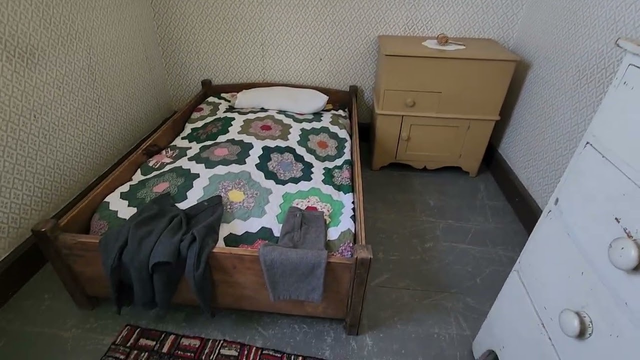 19th century house walk through