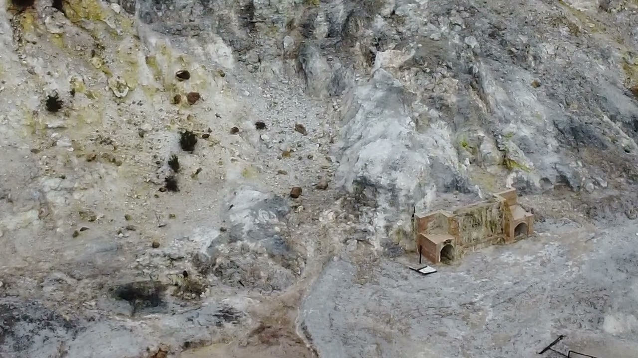 Solfatara di Pozzuoli, abbandonata dopo la tragedia