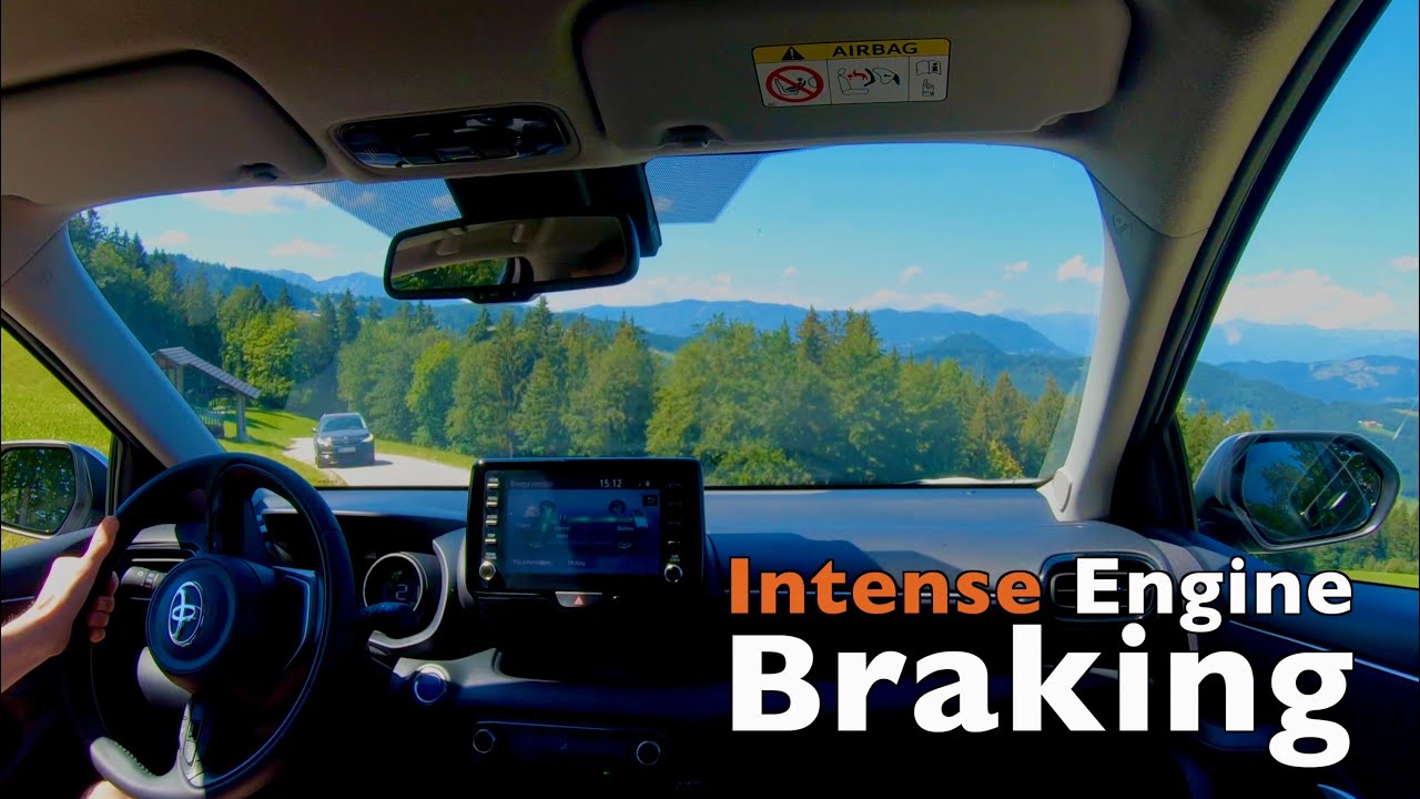 Toyota YARIS Hybrid 2022 - Intense Engine Braking / "Over" Revving -Continuous Downhill Driving