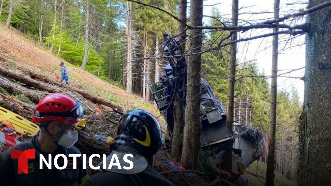 Un niño sobrevive al desplome de un teleférico en Italia | Noticias Telemundo