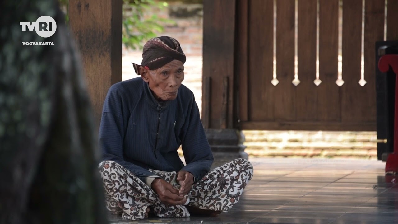 DIBALIK TEMBOK KRATON 