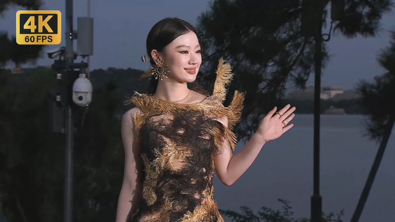 【4K】单依纯「还有明天」时尚红毯｜第四届栩栩华生时尚文化大赏