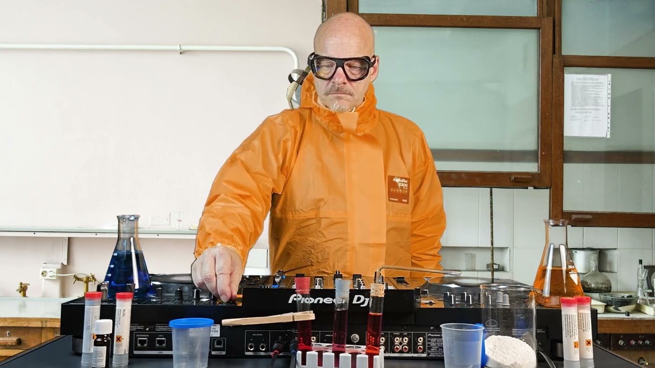Heisenberg's Chemistry Lab - A very special (Techno) mixing
