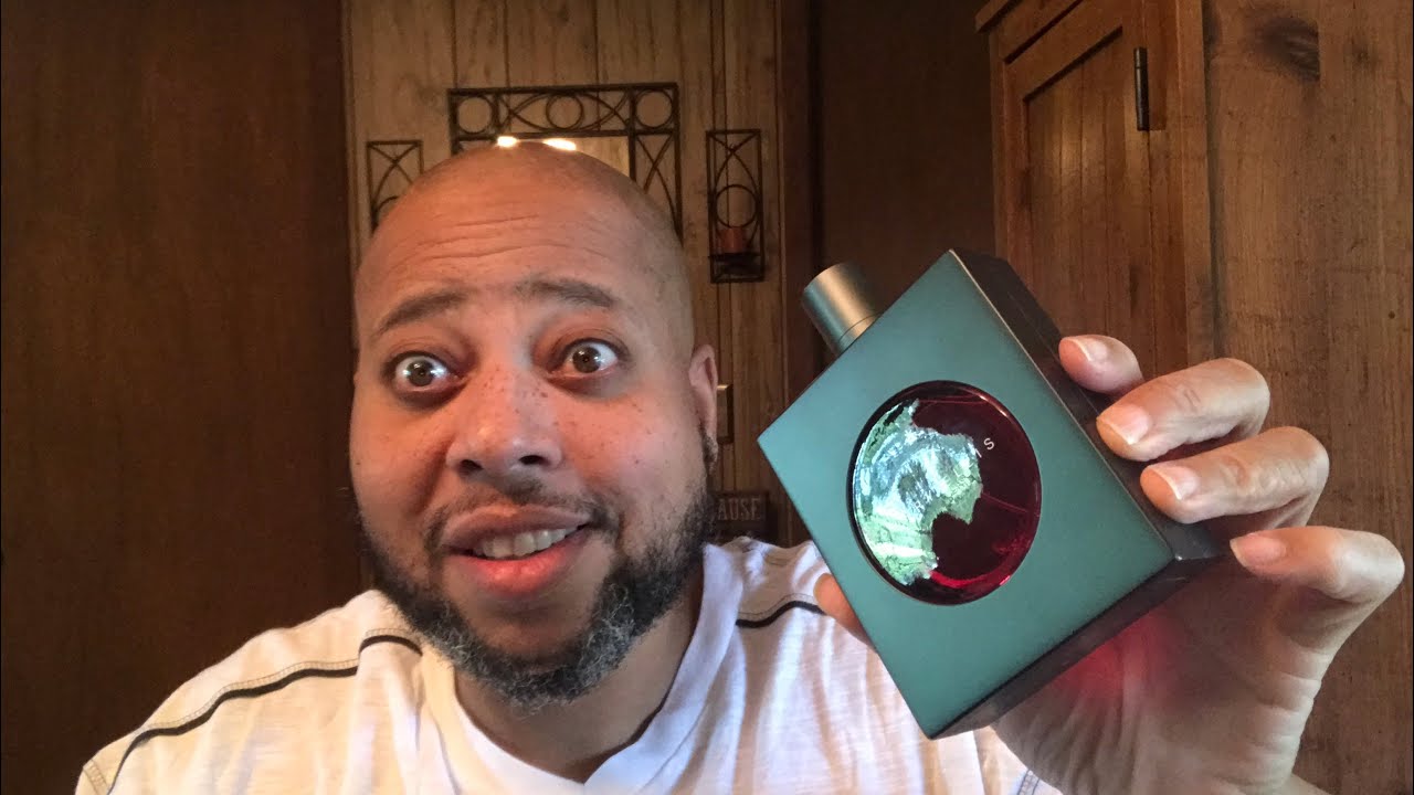 Perry Ellis red