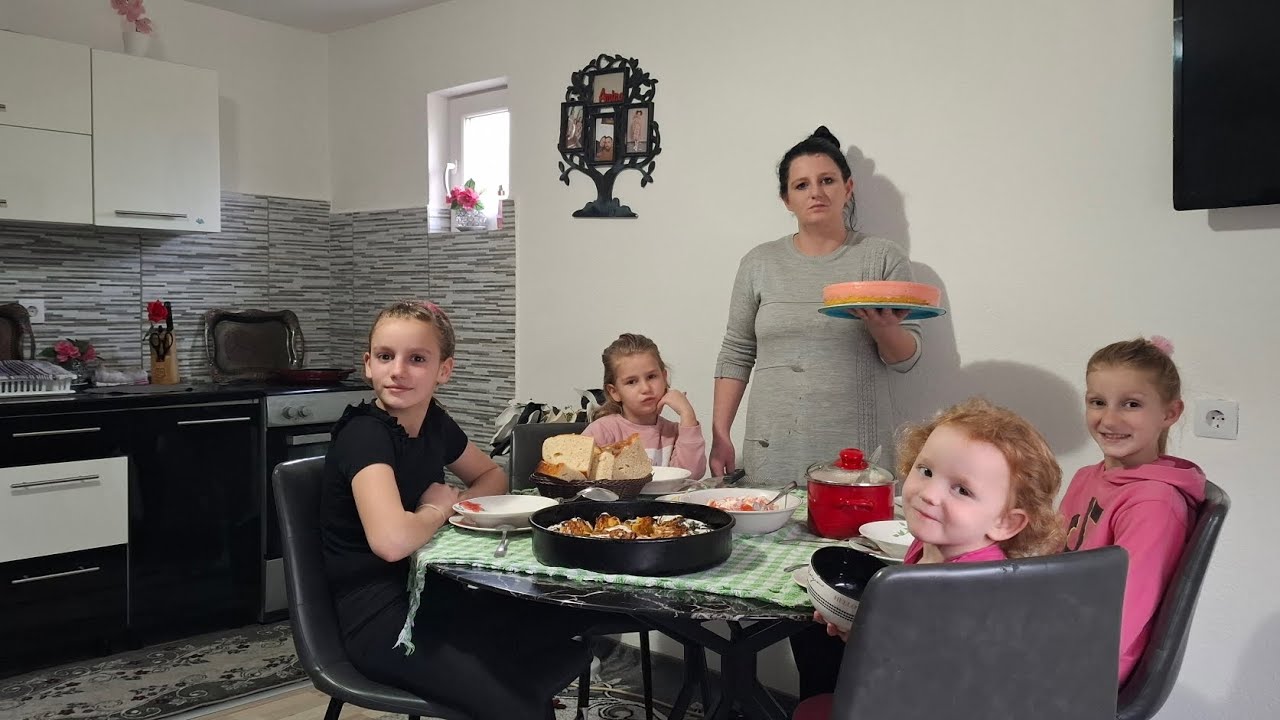 PORODICA NA OKUPU ZA IFTAR SPREMALO SE HRANA KOJU NAJVIŠE VOLE MOJI UKUČANI @@@