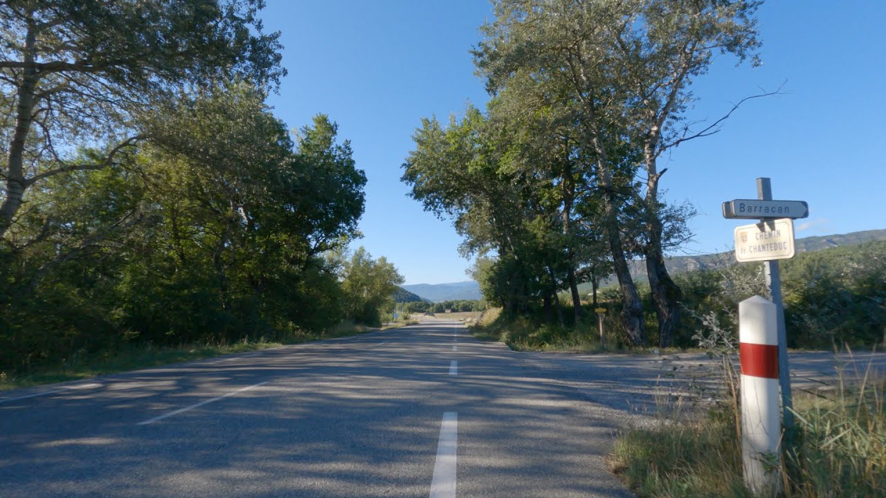 596 - Descente vers Laragne-Montéglin à vélo sur la D942