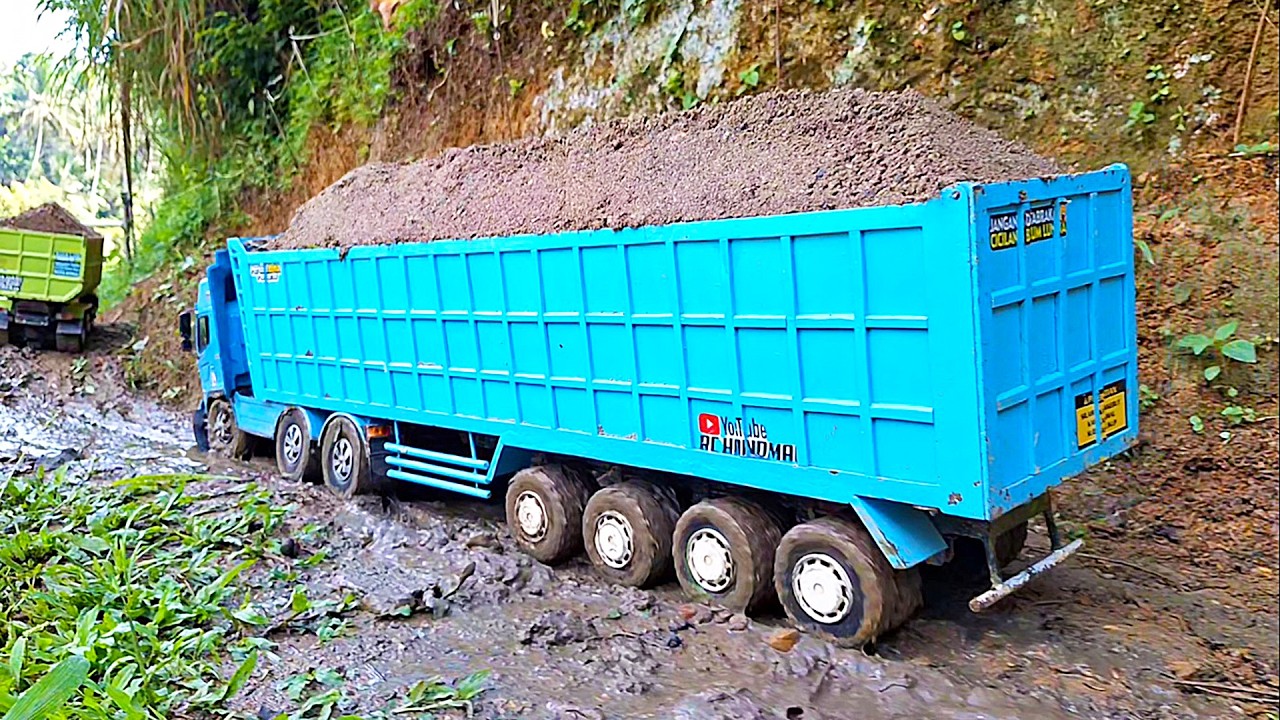 BIKIN PANIK Dump Truk Trailer Hino 500 Muatan PASIR Truk Hino 500 Tronton SALAH JALAN Truk Mogok