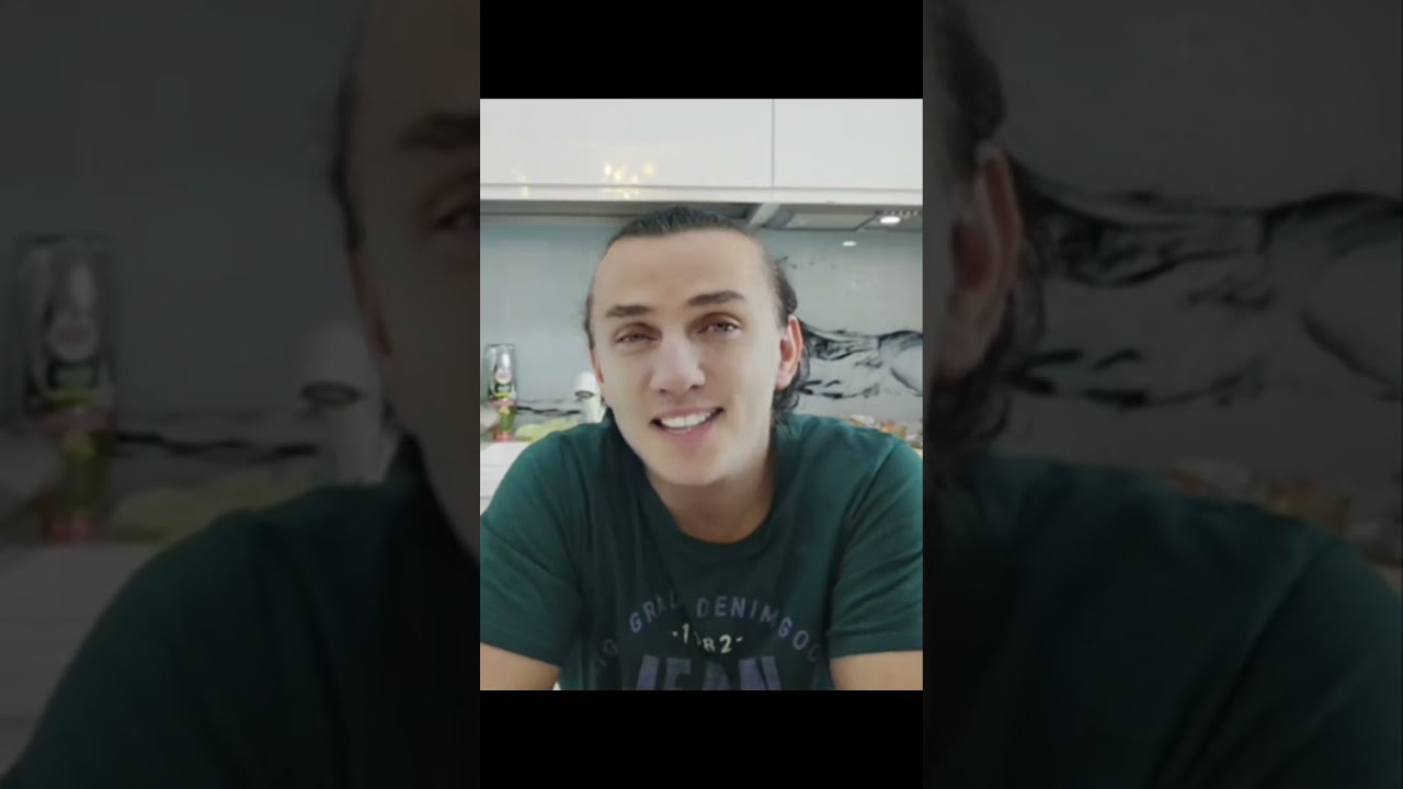 Am gătit azi pentru a treia oară în viața mea...MAZĂRE SCĂZUTĂ CU PULPĂ DE CURCAN, LA CUPTOR.