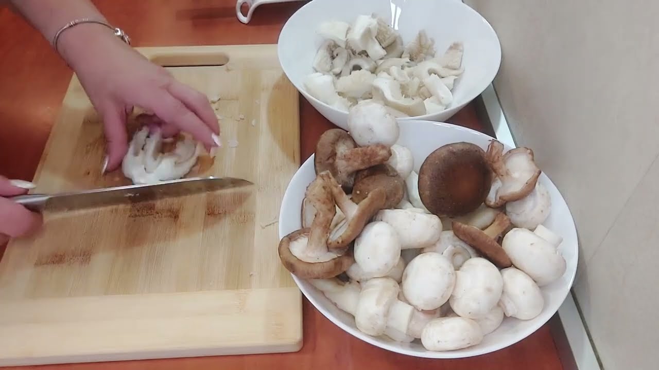 GULAŠ OD PEČURAKA - DIVAN GULAŠ  ZA DANE  U  POSTU#posno
