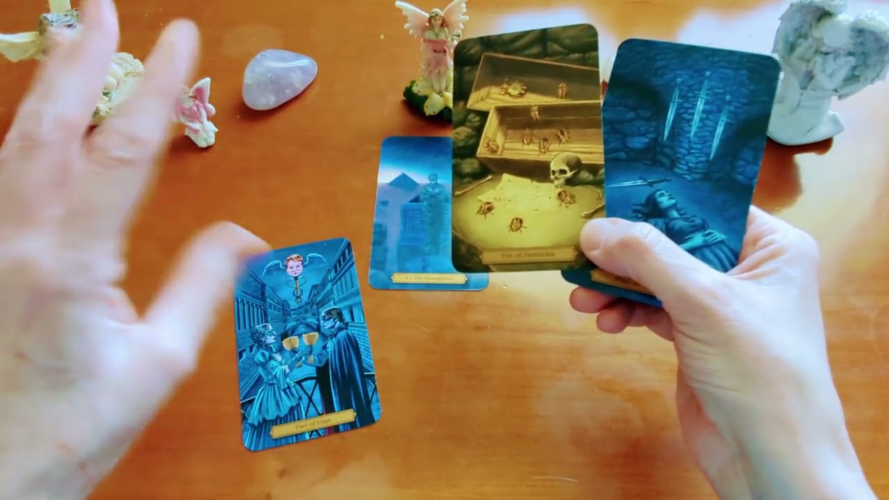 🧚&zwj;♀️ Pick-A-Deck: What is the message from your spirit guides for this weekend?🔮