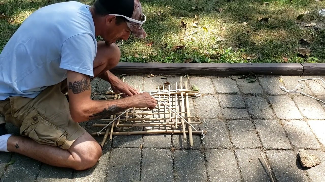 Building a Bamboo Bushcraft Bird Trap with Jersey Joey!