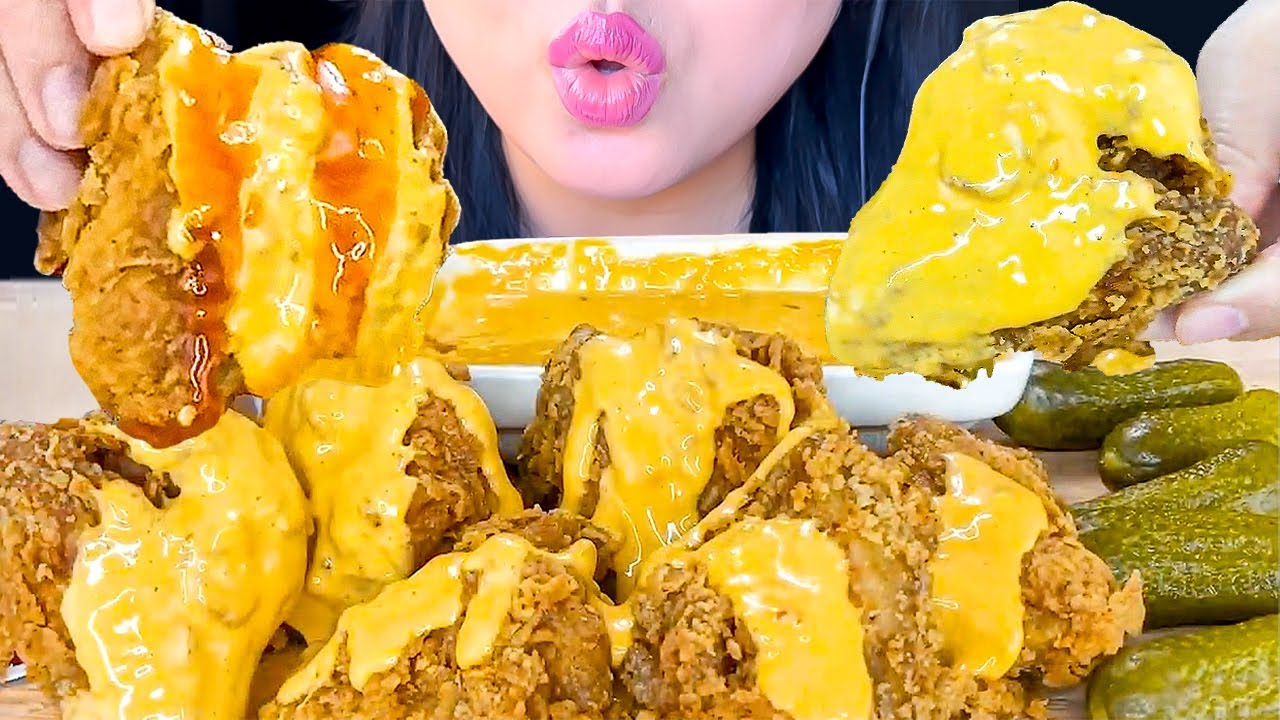 EATING KENTUCKY FRIED CHICKEN COVERED IN CHEESE SAUCE | MUKBANG | FOOD SOUNDS