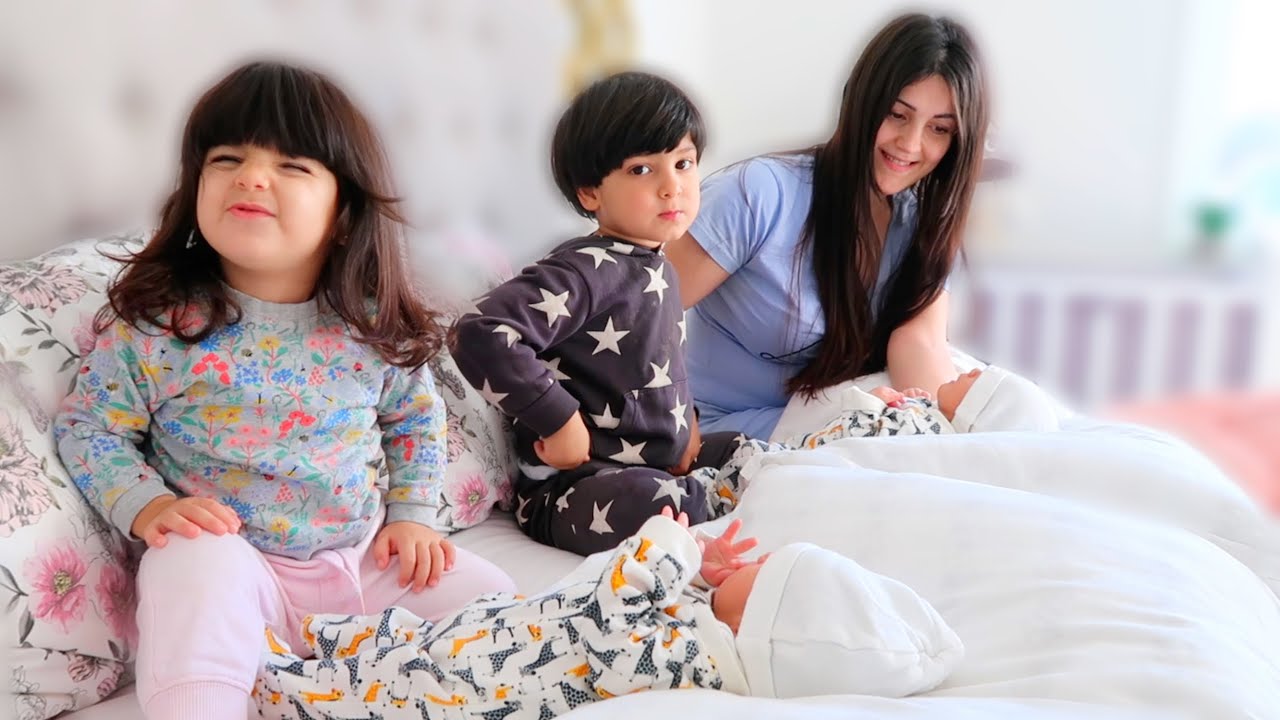 أول لقاء لاطفالنا مع اخوانهم التوأم | ردة فعلهم 😅