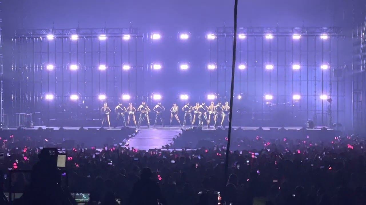 LISA SOLO STAGE - LALISA and MONEY (No Pole Dance) World Tour in Barcelona on 5 DEC 2022 (Full)