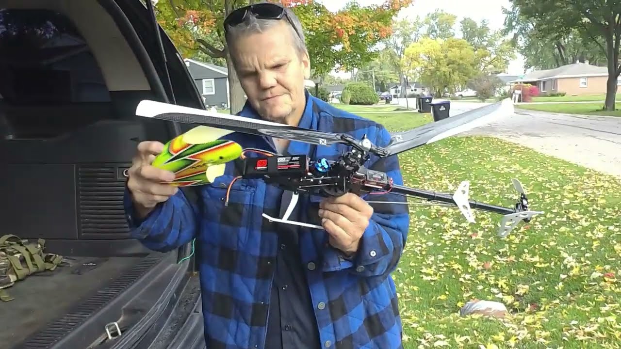 (Новый) Blade 330: распаковка и первый испытательный полет с краш-тестером Майком