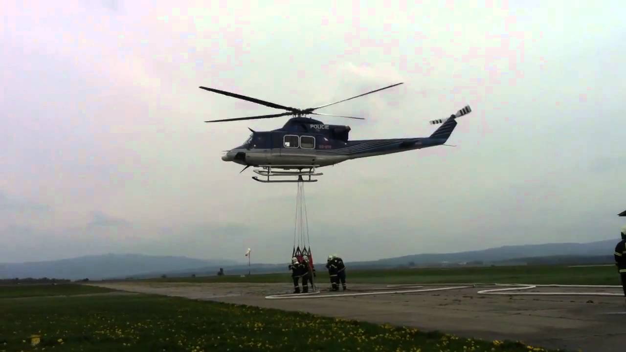 Policejn&iacute; vrtuln&iacute;k na leti&scaron;ti v Chebu - LKCB