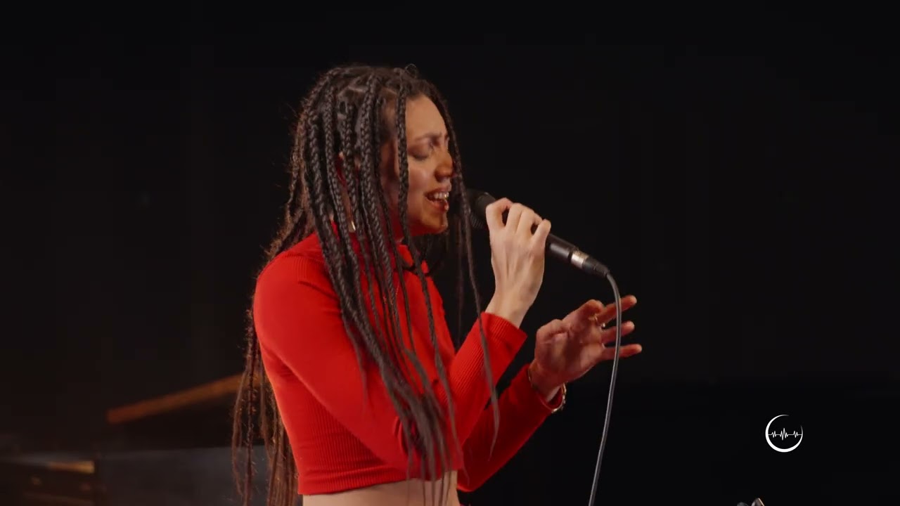 Hanorah ~ “Heavenly One” (Live Studio Performance)