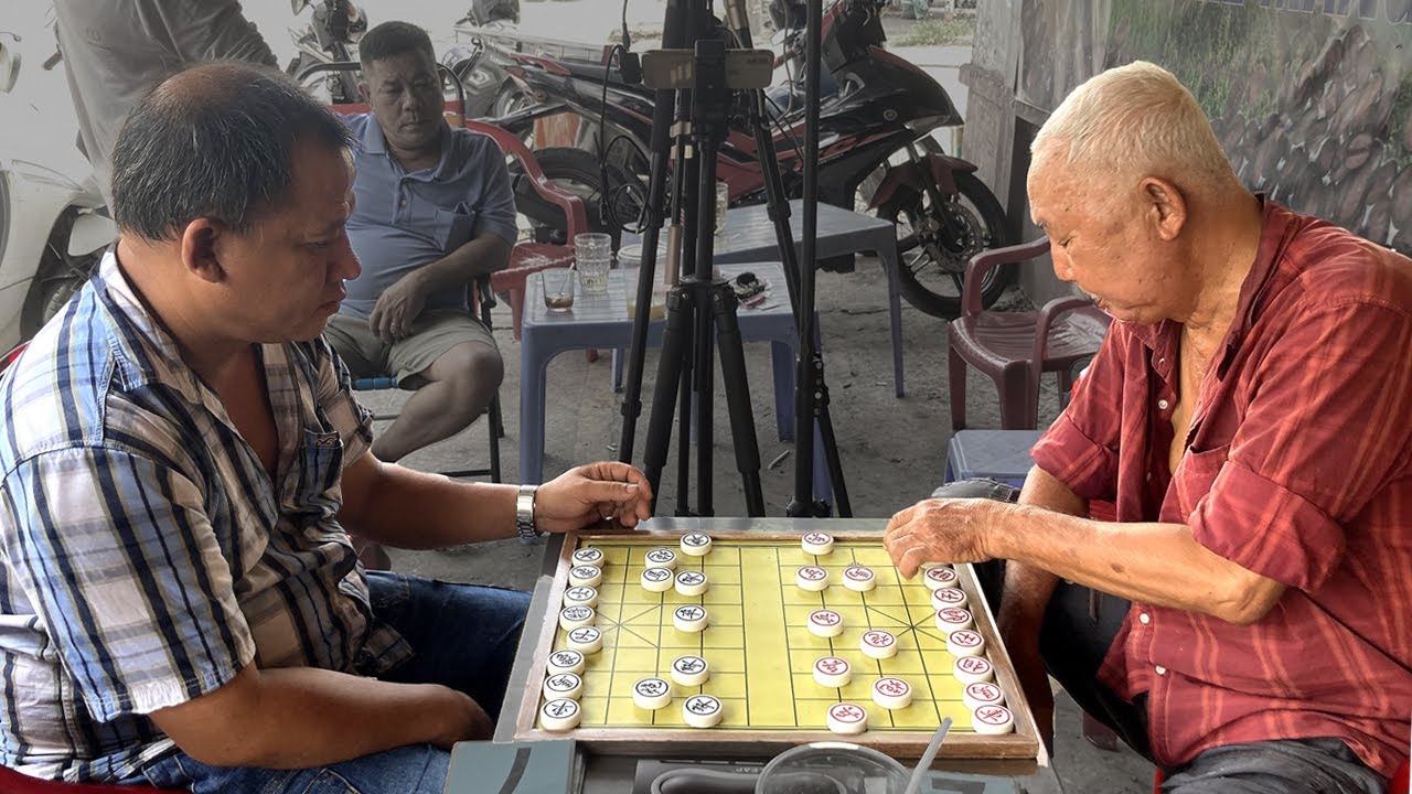 Hoàng Lão Tà xuống núi gieo sầu cho Chú Việt Xích Lô, công lực quá thâm hậu
