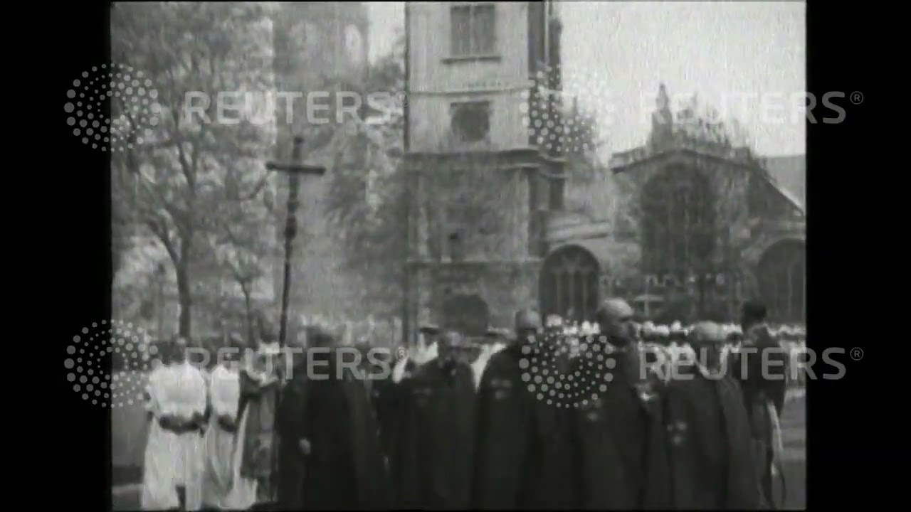 1928 ROYAL: Order of the Bath, King George V attends installation service of Knights Grand Cross