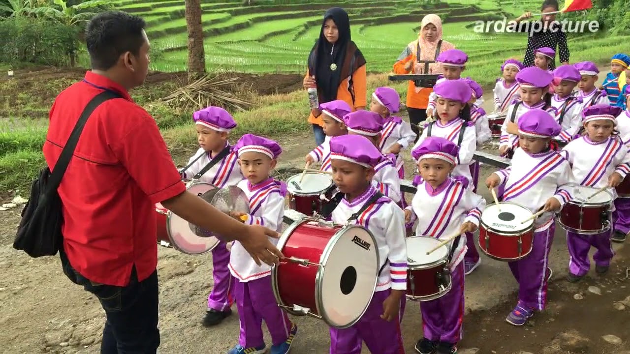 Drum Band TK Dharma Wanita Persatuan