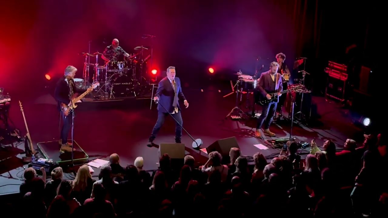 Tony Hadley, Soul boy (live) - Podium Victorie, 26 October 2025