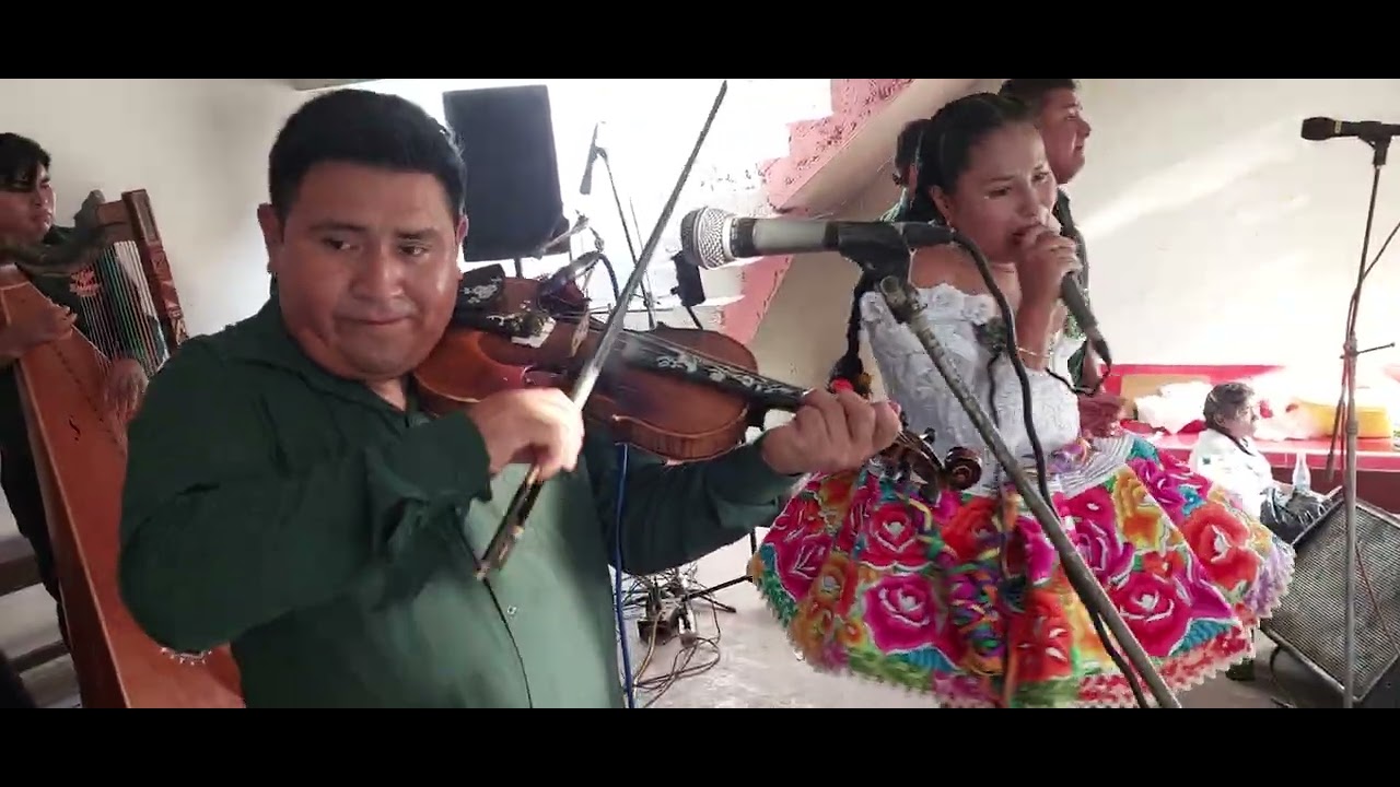 Irma Villalobos Los Jharaneros de Huancavelica 954784570 967113519