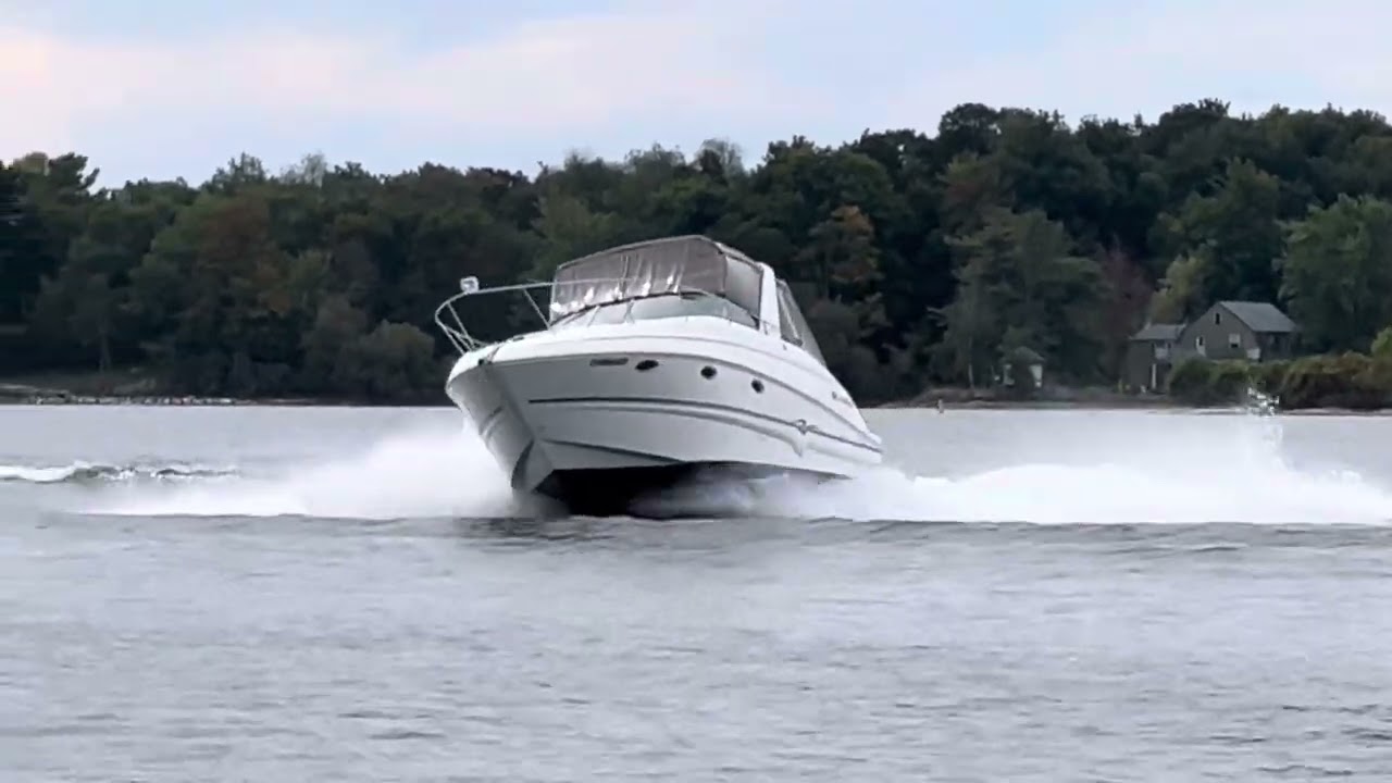 2003 31’ Larson - 310 Cabrio